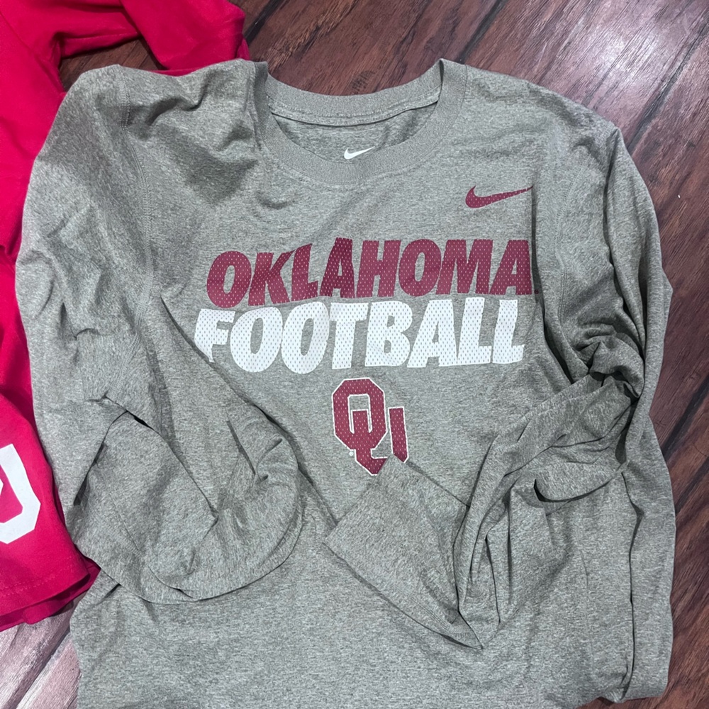 Bundle of 3 women’s medium Oklahoma Sooners Sweatshirts long sleeve shirts - Picture 4 of 8